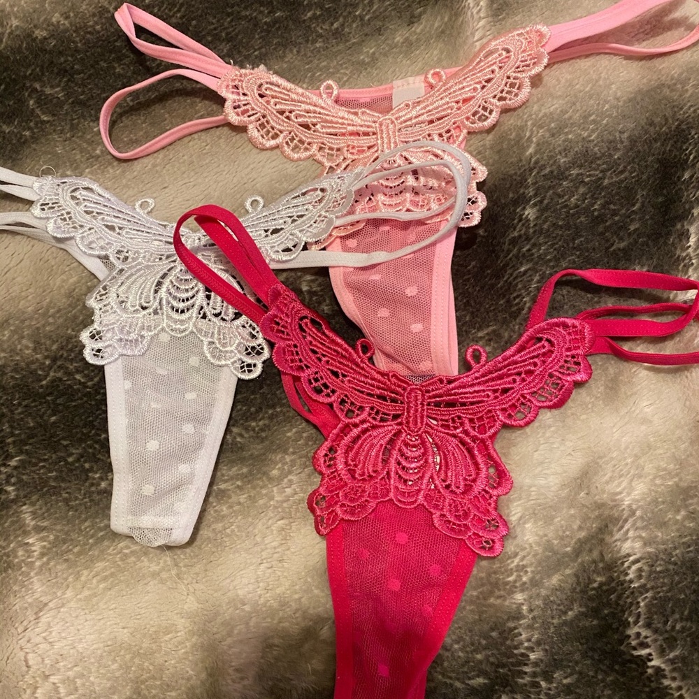 Set of 3 butterfly thongs - size small (brand new)